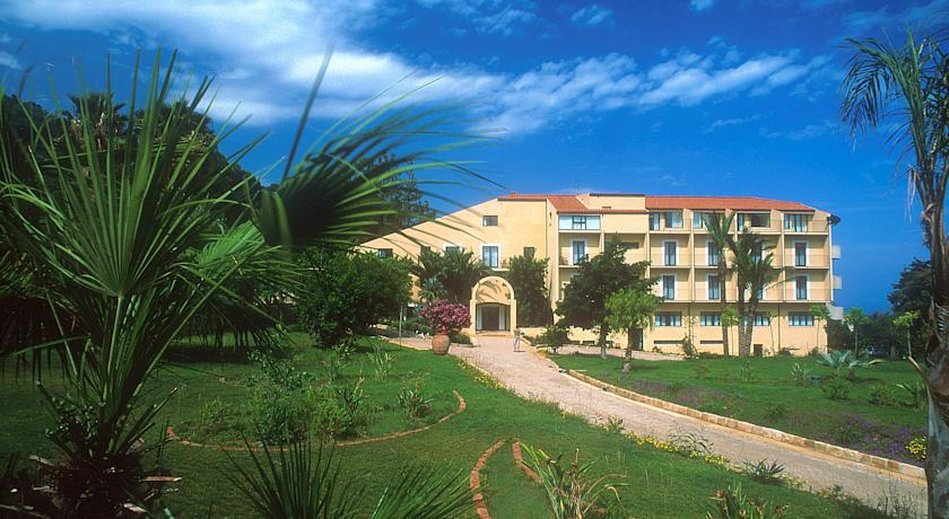 Alberi del Paradiso Hotel 50/51