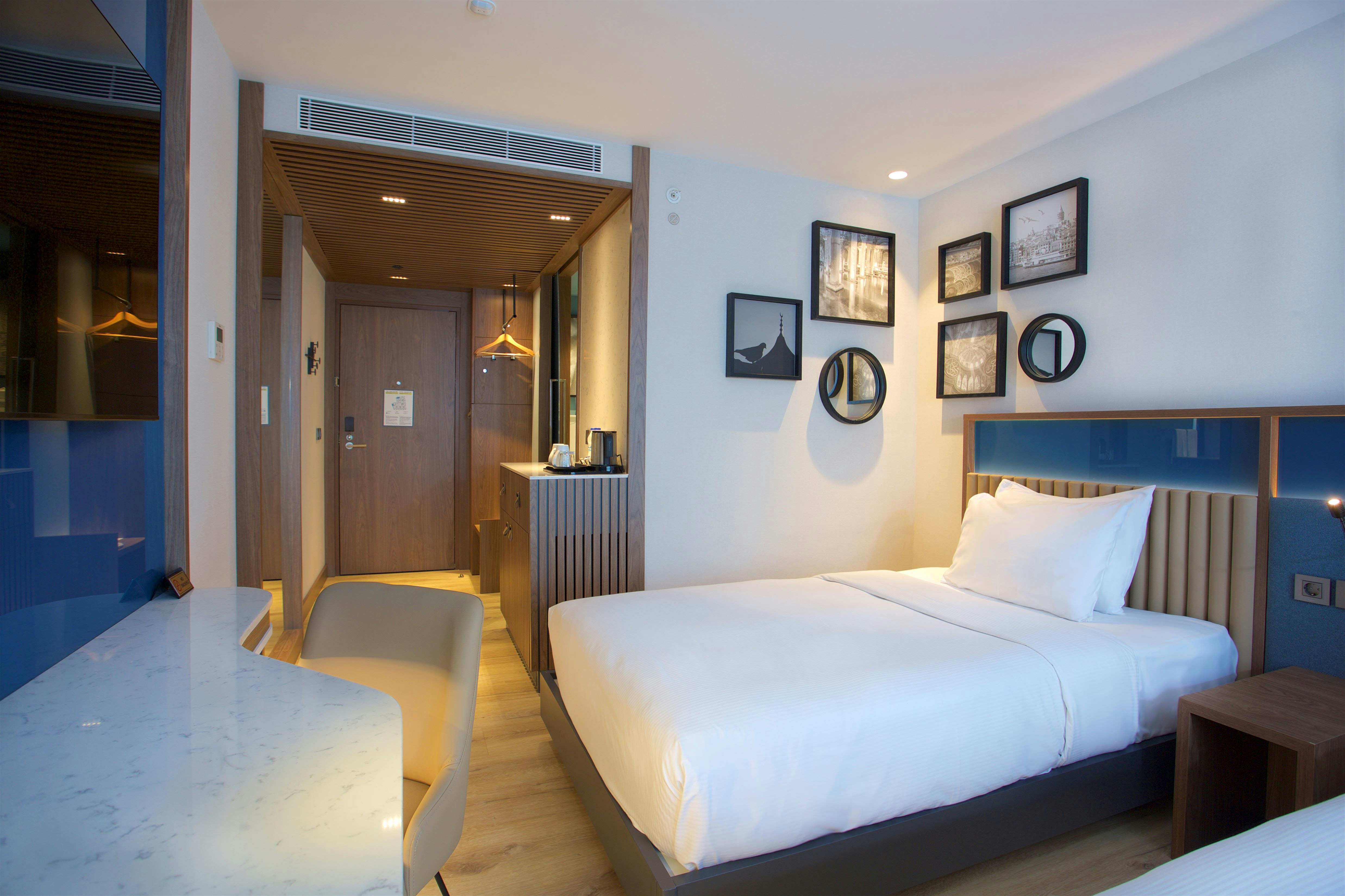 غرفة بسرير كوين، Hampton by Hilton Istanbul Old City 6/9