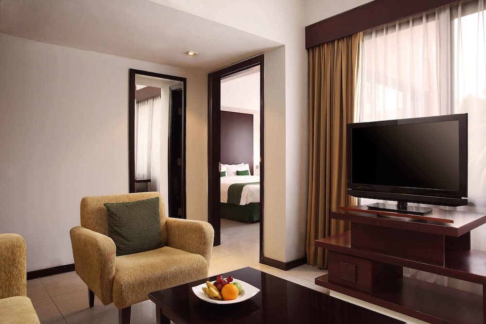 Aryaduta Lippo Village 41/53