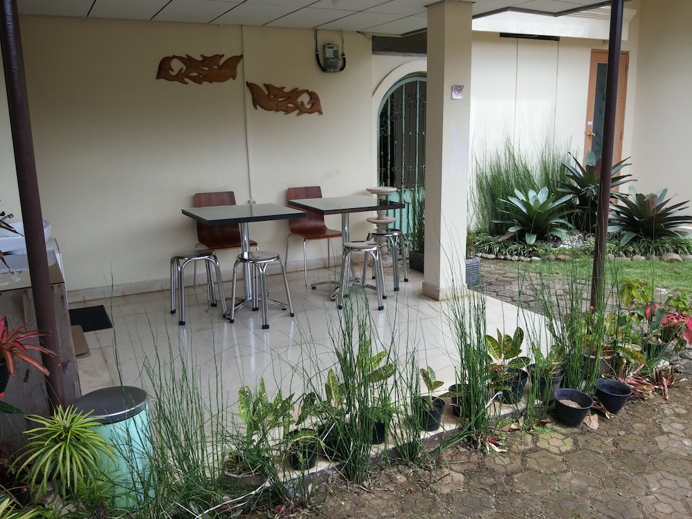 Gio Guesthouse Bogor 5/33