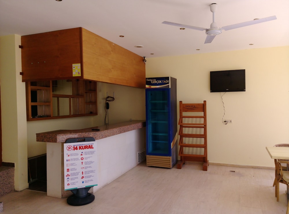 Dinara Hotel 14/66