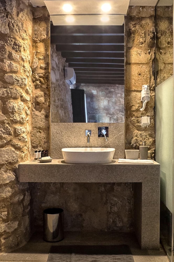 TRINITY BOUTIQUE HOTEL 3/45