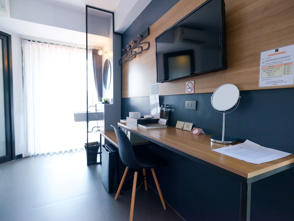 9.5 Hotel 63/70