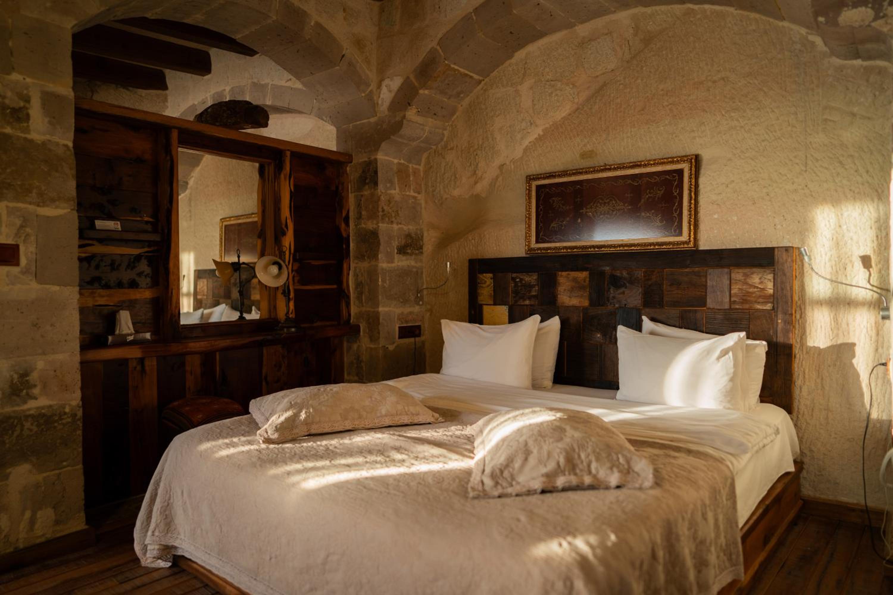 Suite, King Bed, Hot Tub