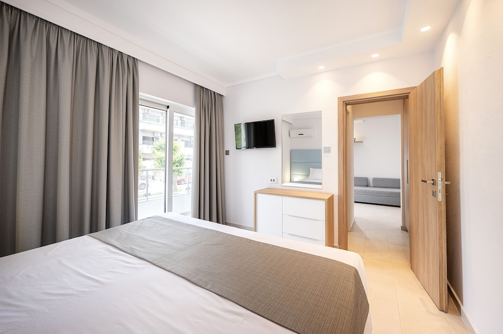 Poseidon Hotel 11/50