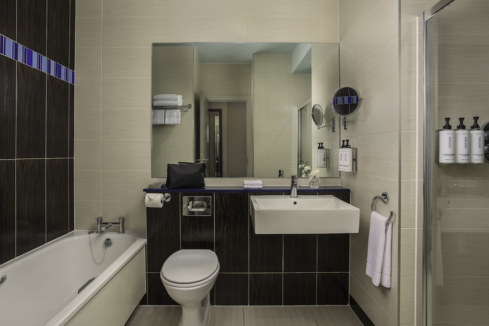 غرفة بريميوم بسرير فردي، CROWNE PLAZA BLANCHARDSTOWN 6/8