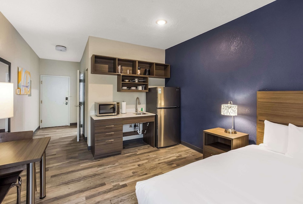 MainStay Suites Bourbonnais - Kankakee 6/47