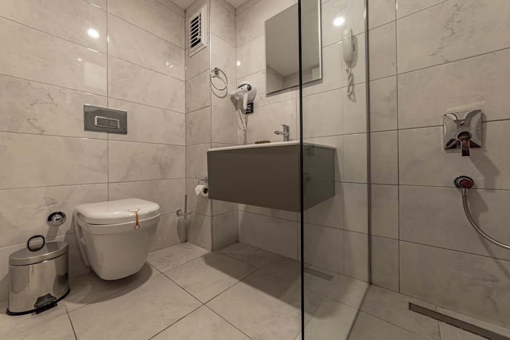 Atan Park Hotel 46/50