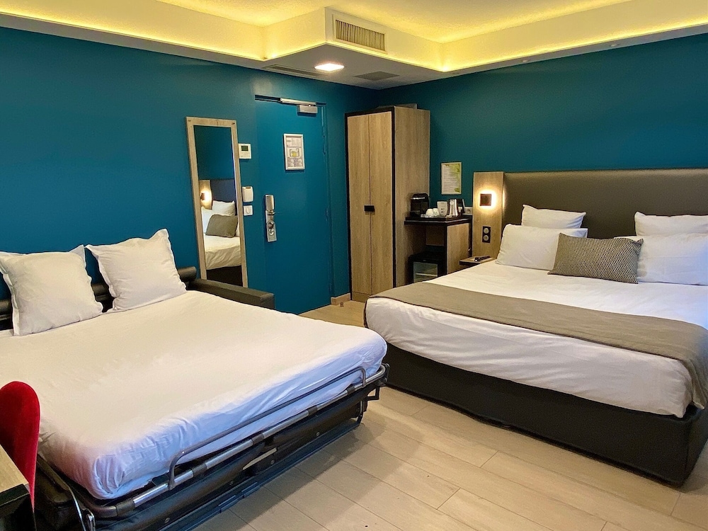 Grand Hotel Clichy 17/61
