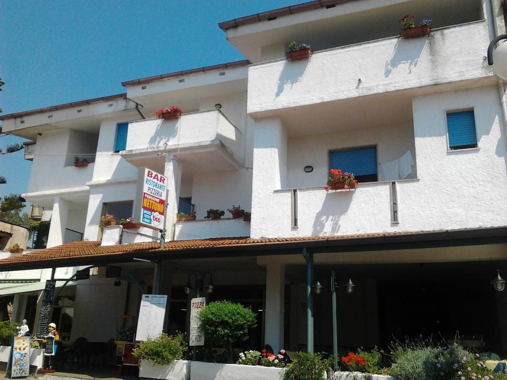 Pensione Nettuno 1/28