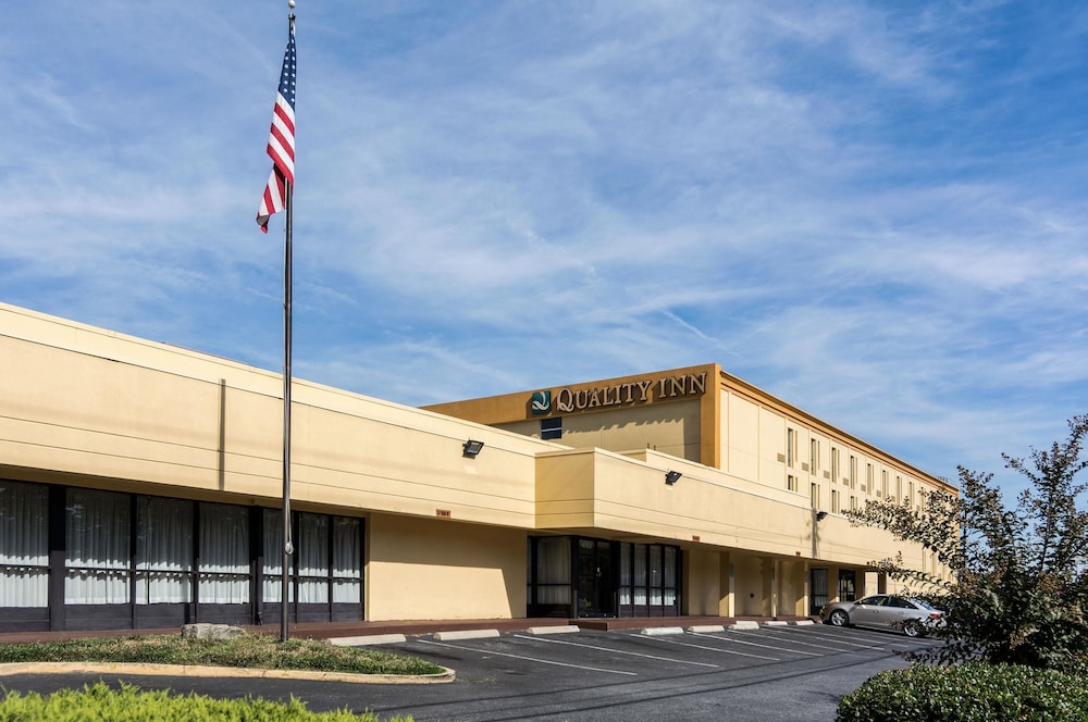 Quality Inn Near Joint Base Andrews-Washington Area 23/36