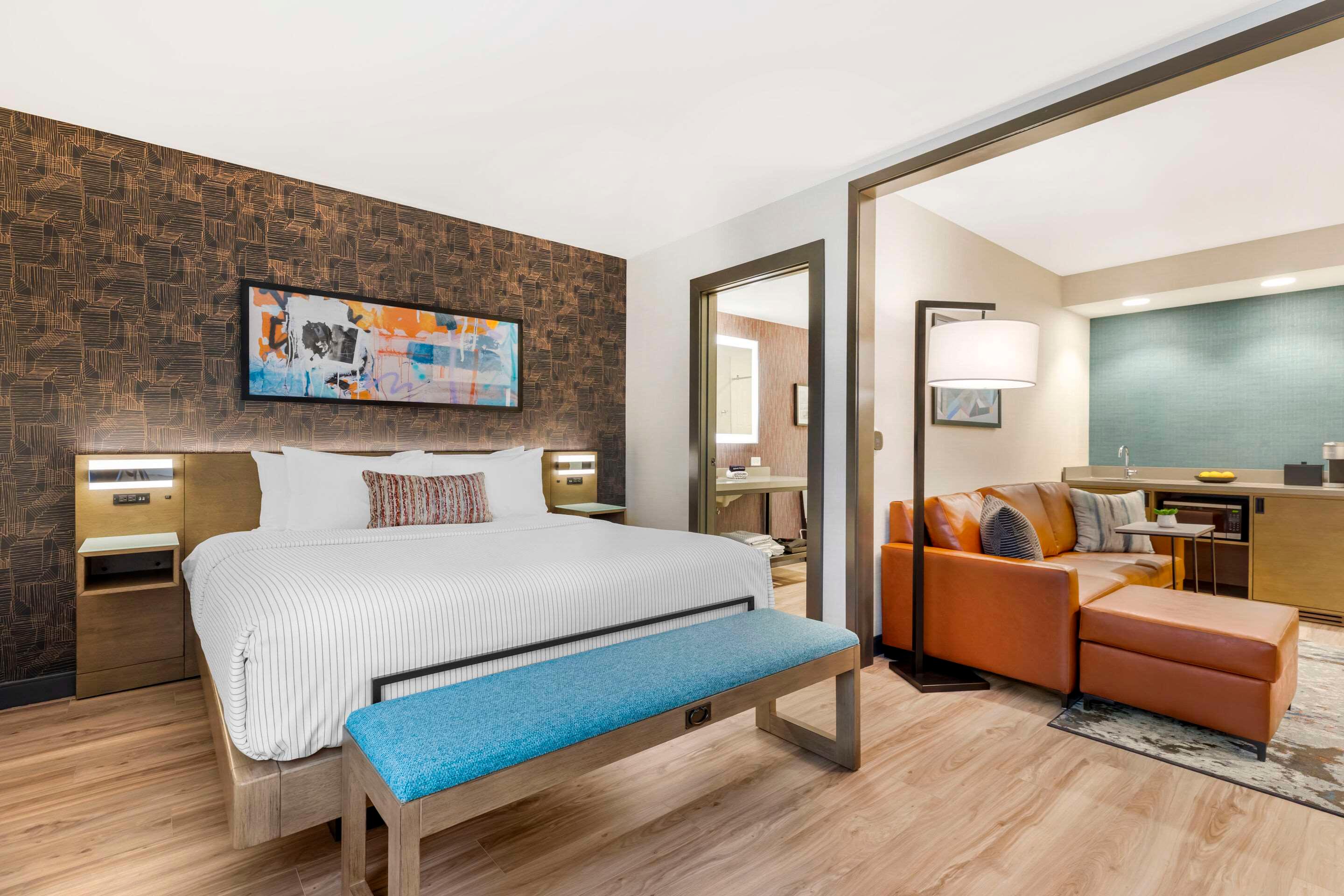 Upgrade, Suite, King Bed