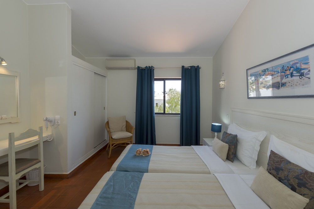 Rocha Brava Village Resort 30/77