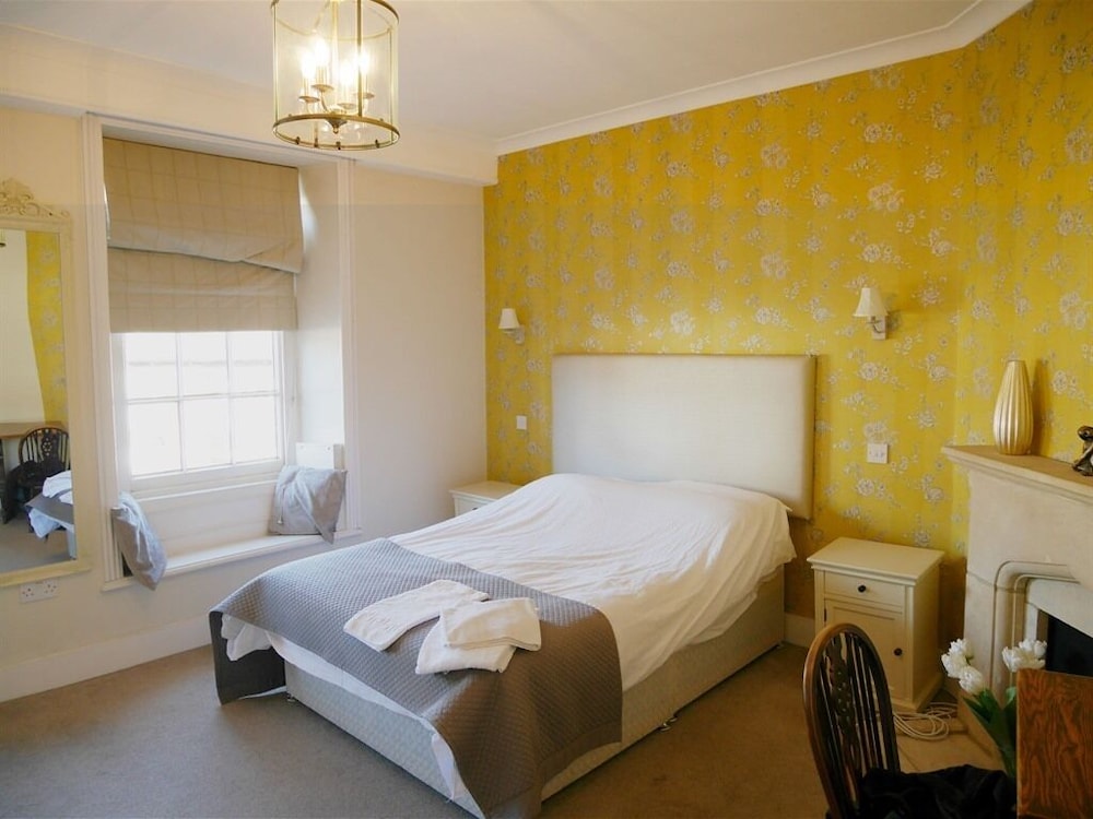 The Saracens Head Hotel 5/37