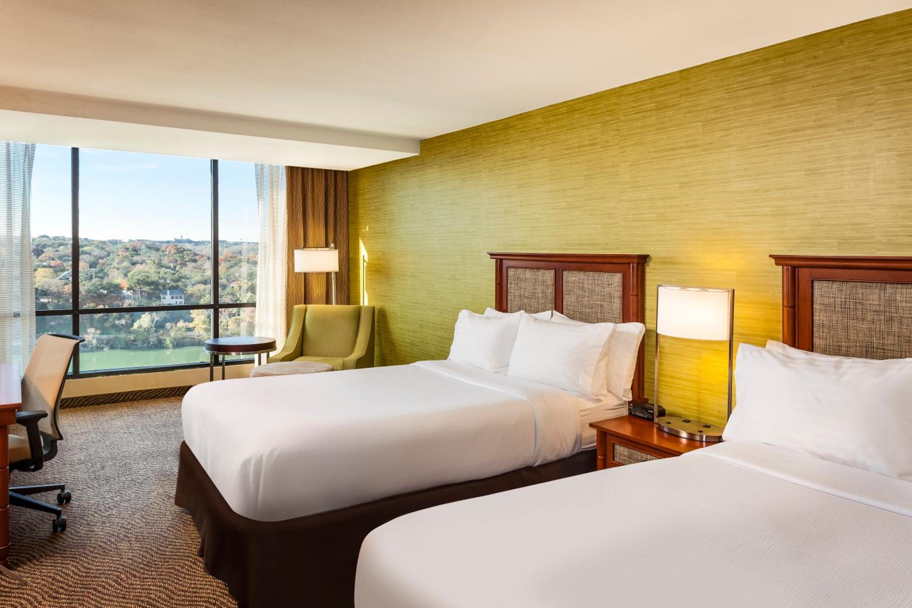 Deluxe, 2 Double Beds
