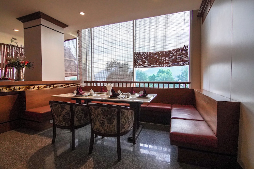 Arawan Riverside Hotel 56/65