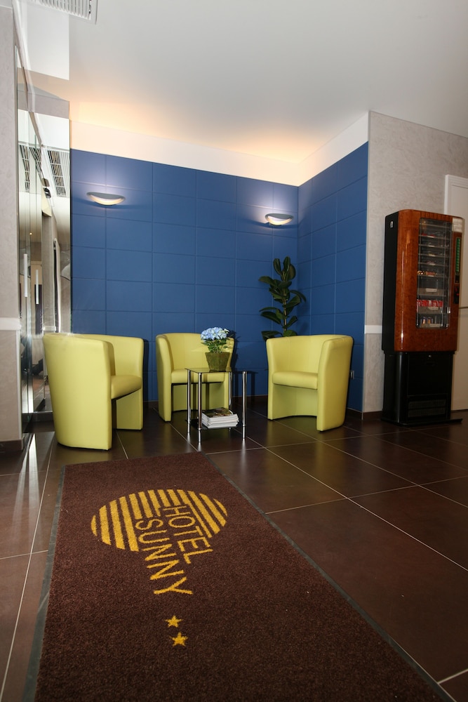 HOTEL SUNNY 7/45