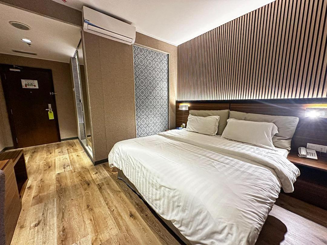 Pinetree Hotel 13/41