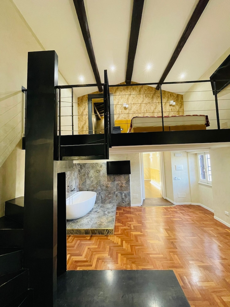 Excellence Suite 69/70