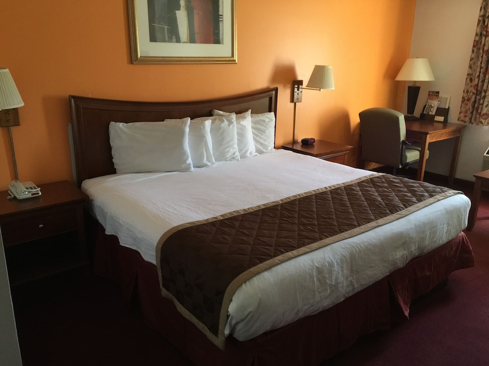 Laketree Inn And Suites Marion 18/34
