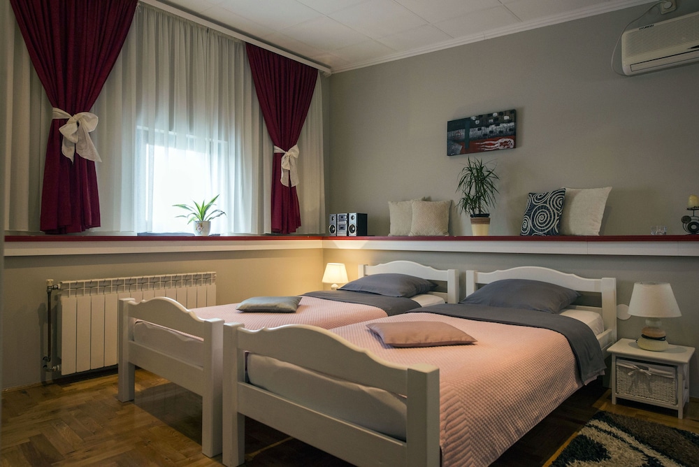 ROOMS MADISON 27/55