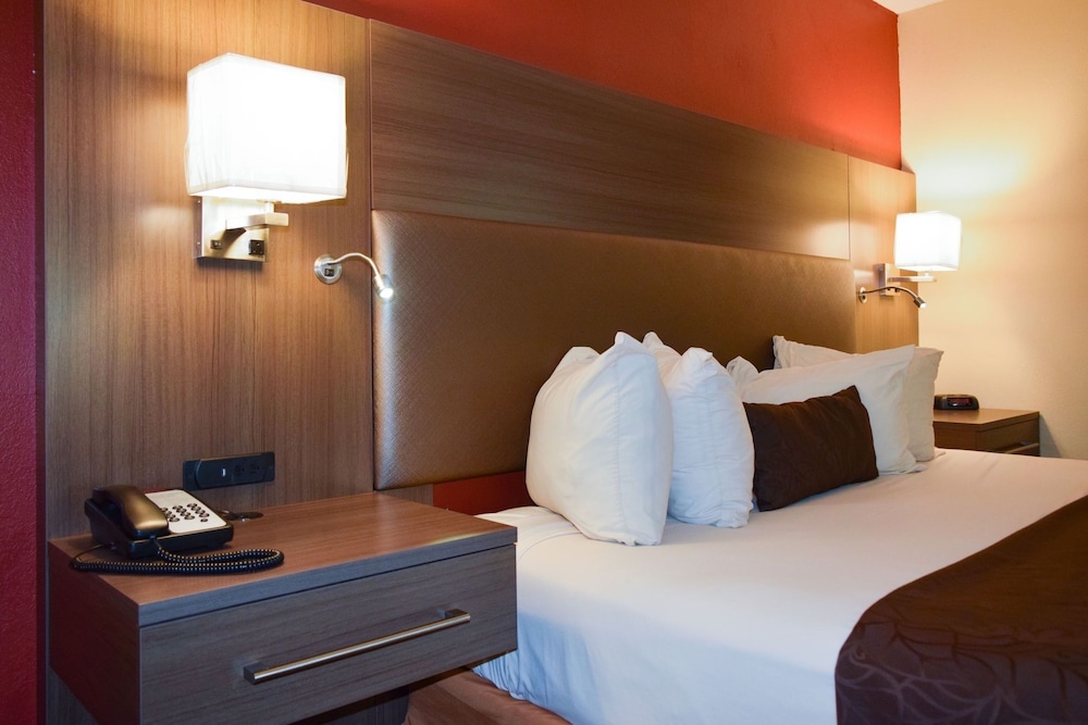 Best Western West Hills Inn Chadron 9/33