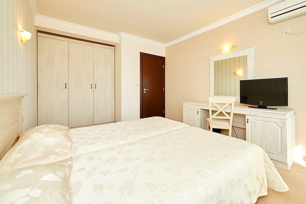 Penelope Palace Apart Hotel 40/87