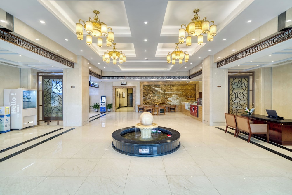 Communication International Hotel 7/34