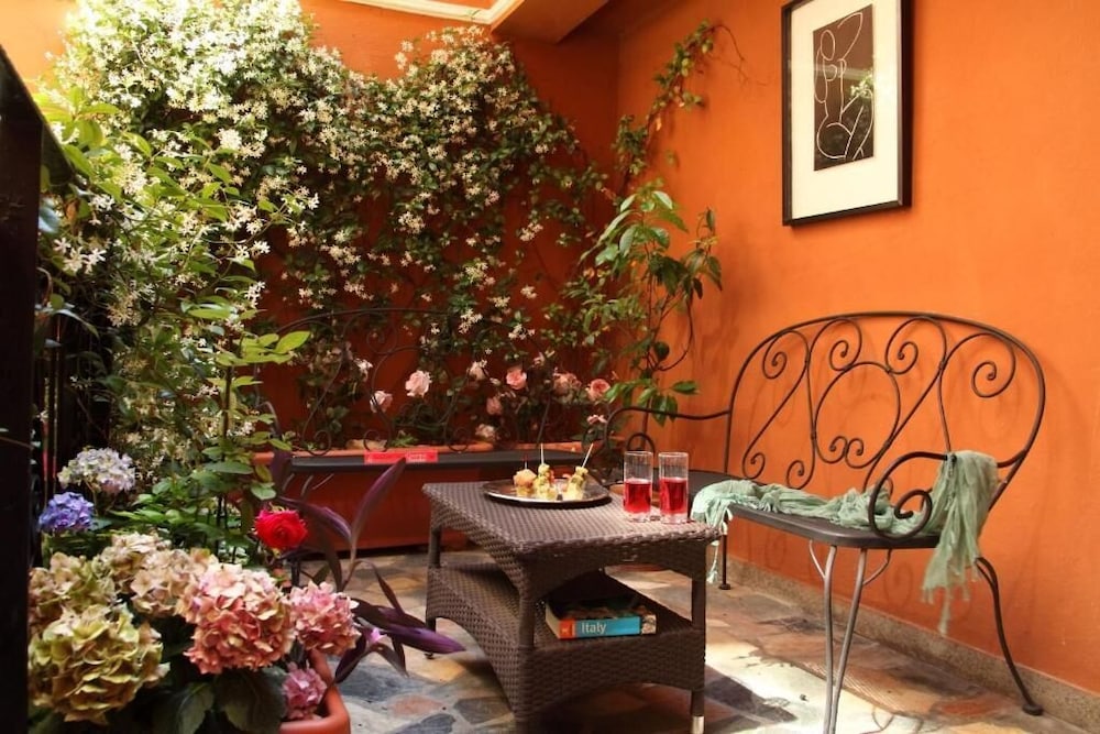 Hotel Modigliani 55/61