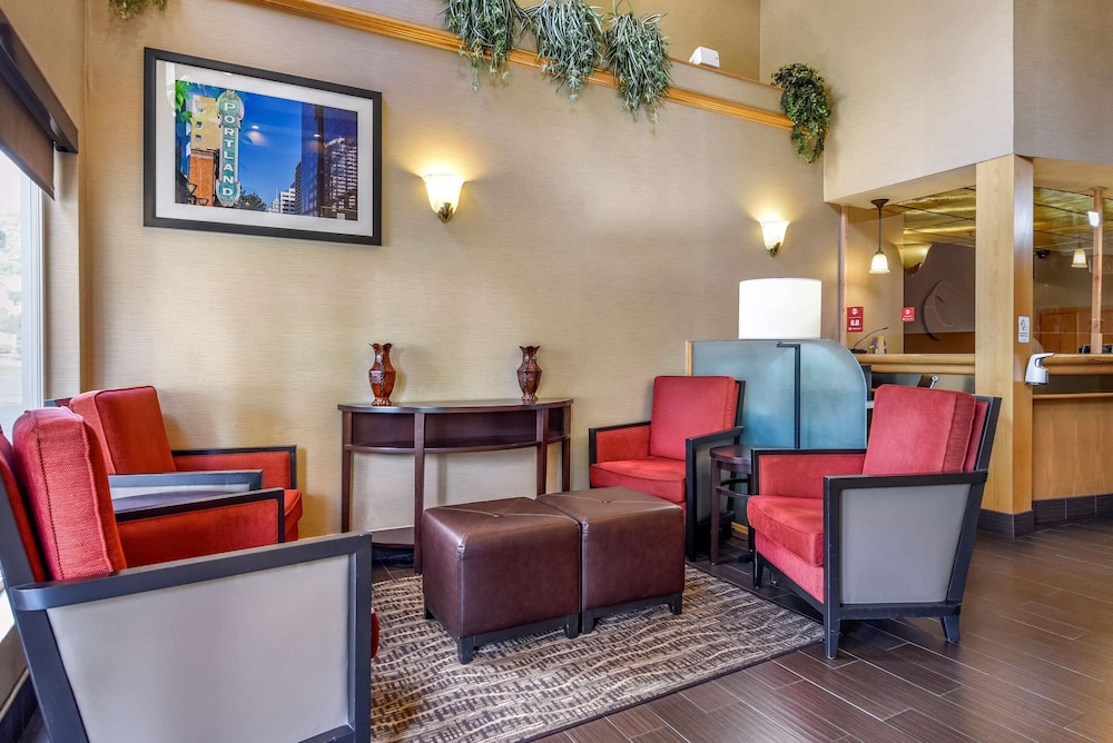 Comfort Suites Portland Airport 24/39