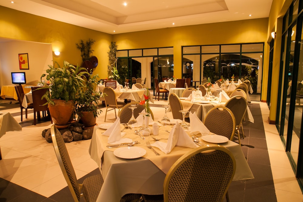 Gorillas Volcanoes Hotel 24/40