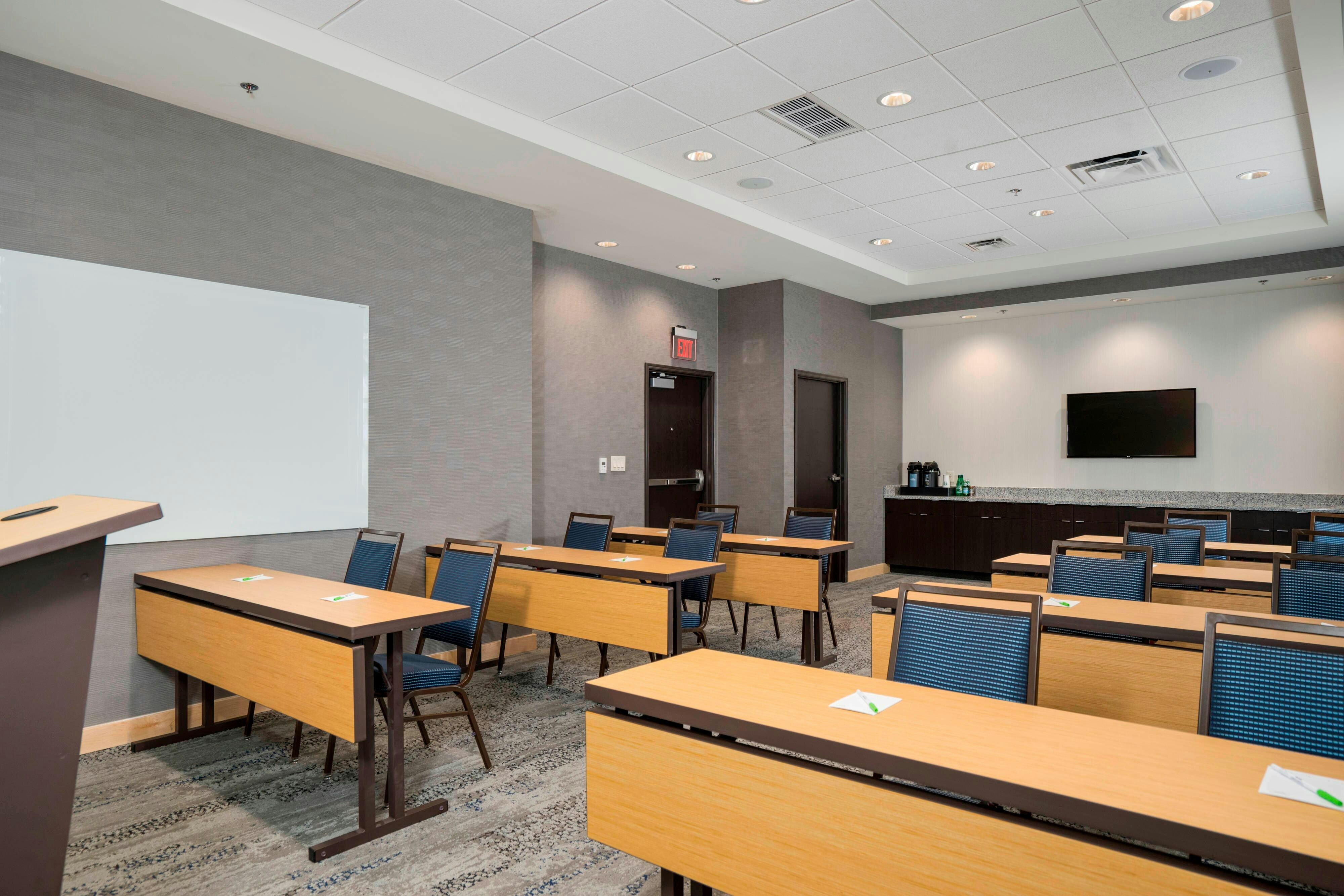 Courtyard by Marriott Niagara Falls, USA 21/22