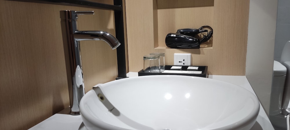 Eastern Hotel Bojonegoro 30/50