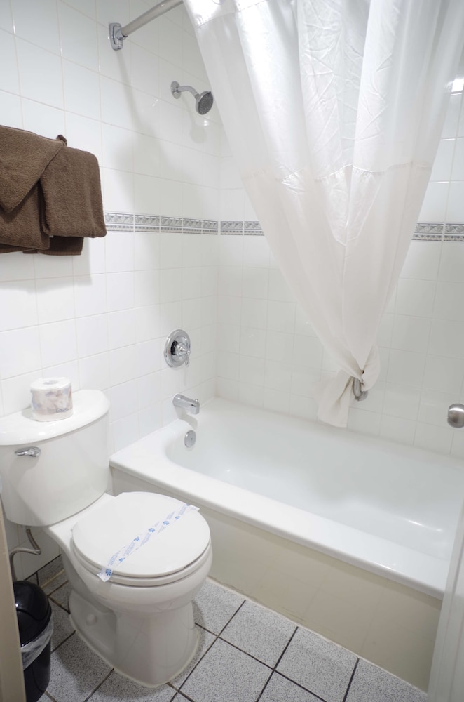 EasyStay Inn & Suites Fernie 24/37