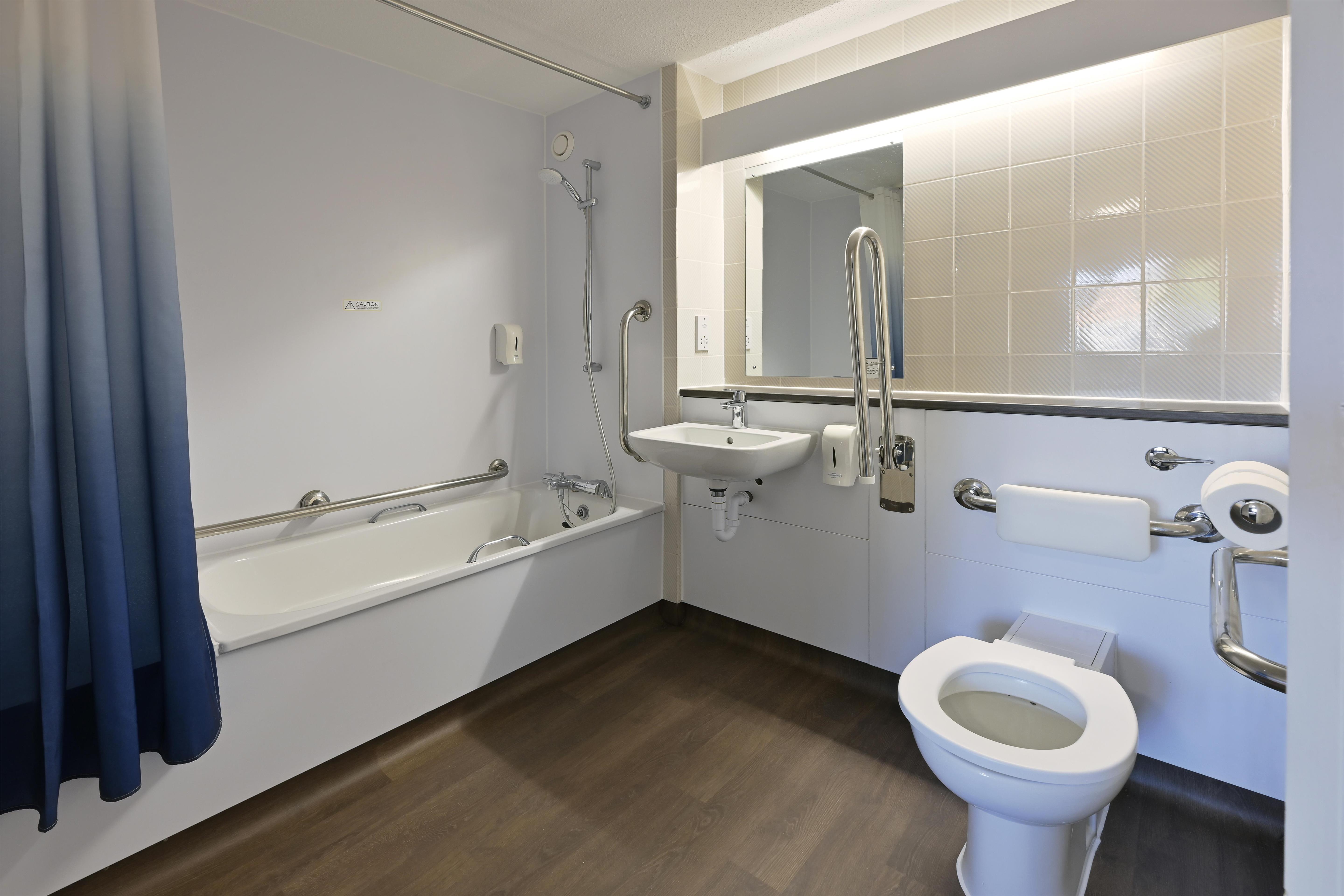 Travelodge Edinburgh Dreghorn 19/20