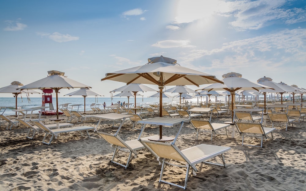 Lungomare Hotel 41/50
