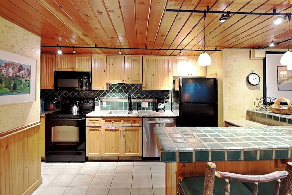 Timberline Condominiums 72/81