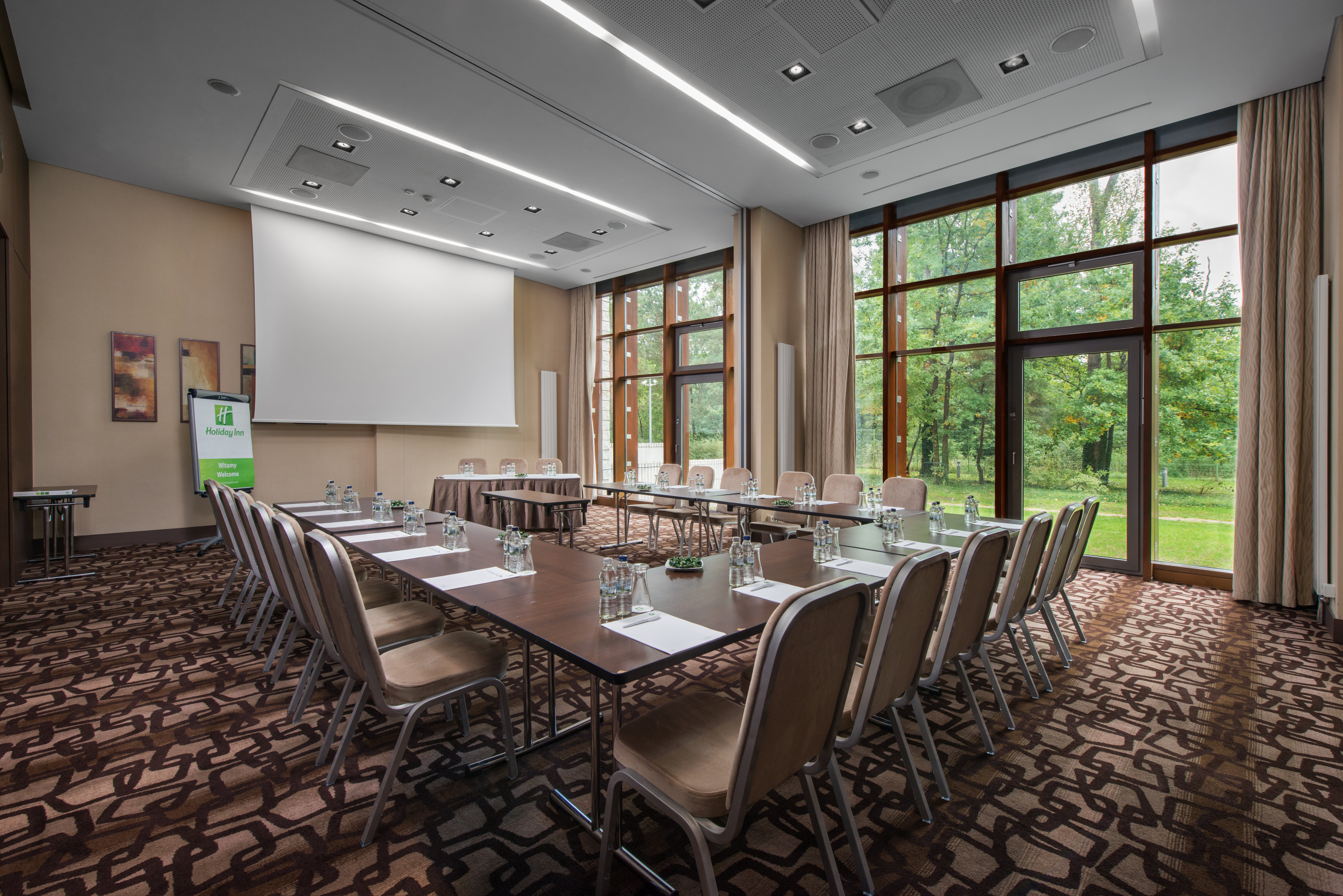 Holiday Inn Warsaw Jozefow 37/50