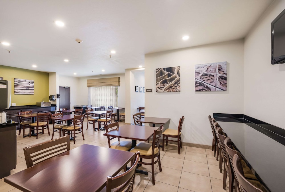 Sleep Inn Flagstaff 30/46