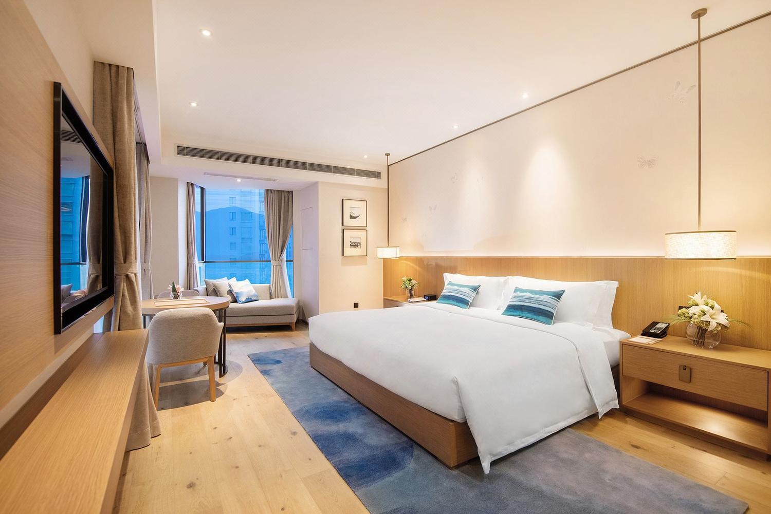 Deluxe, Queen Bed