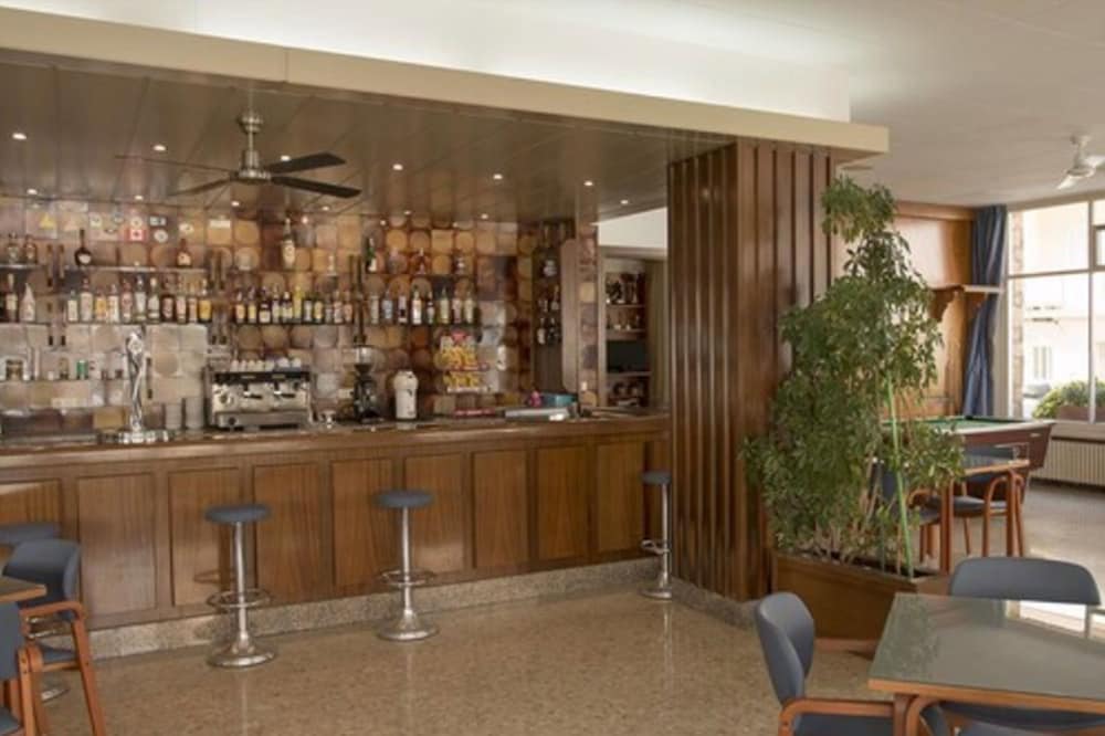 Bell Aire Hotel 11/33