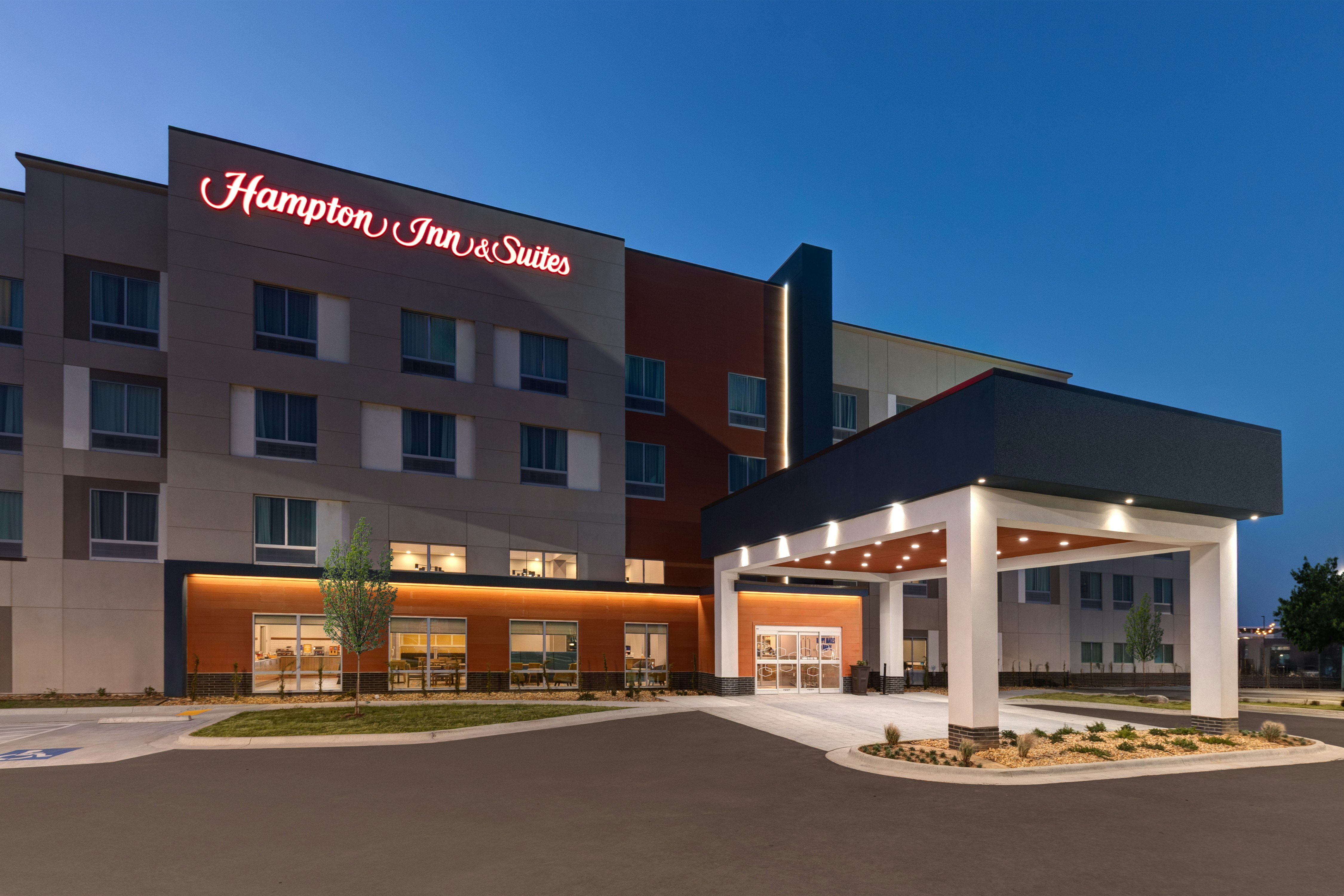 Hampton Inn & Suites Little Rock Airport 4/23