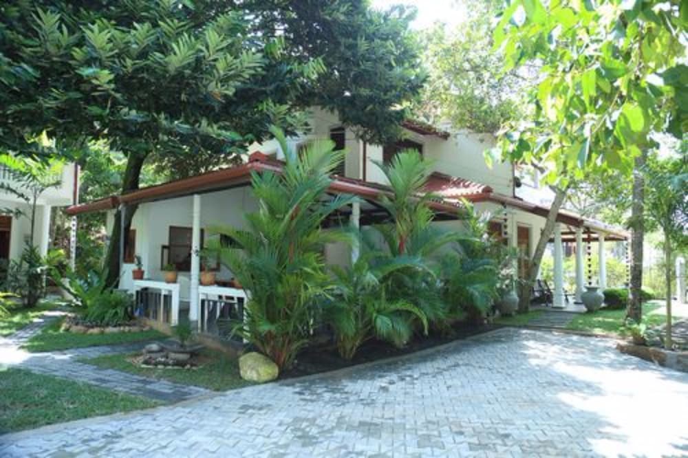 Celestial Inn 13/15