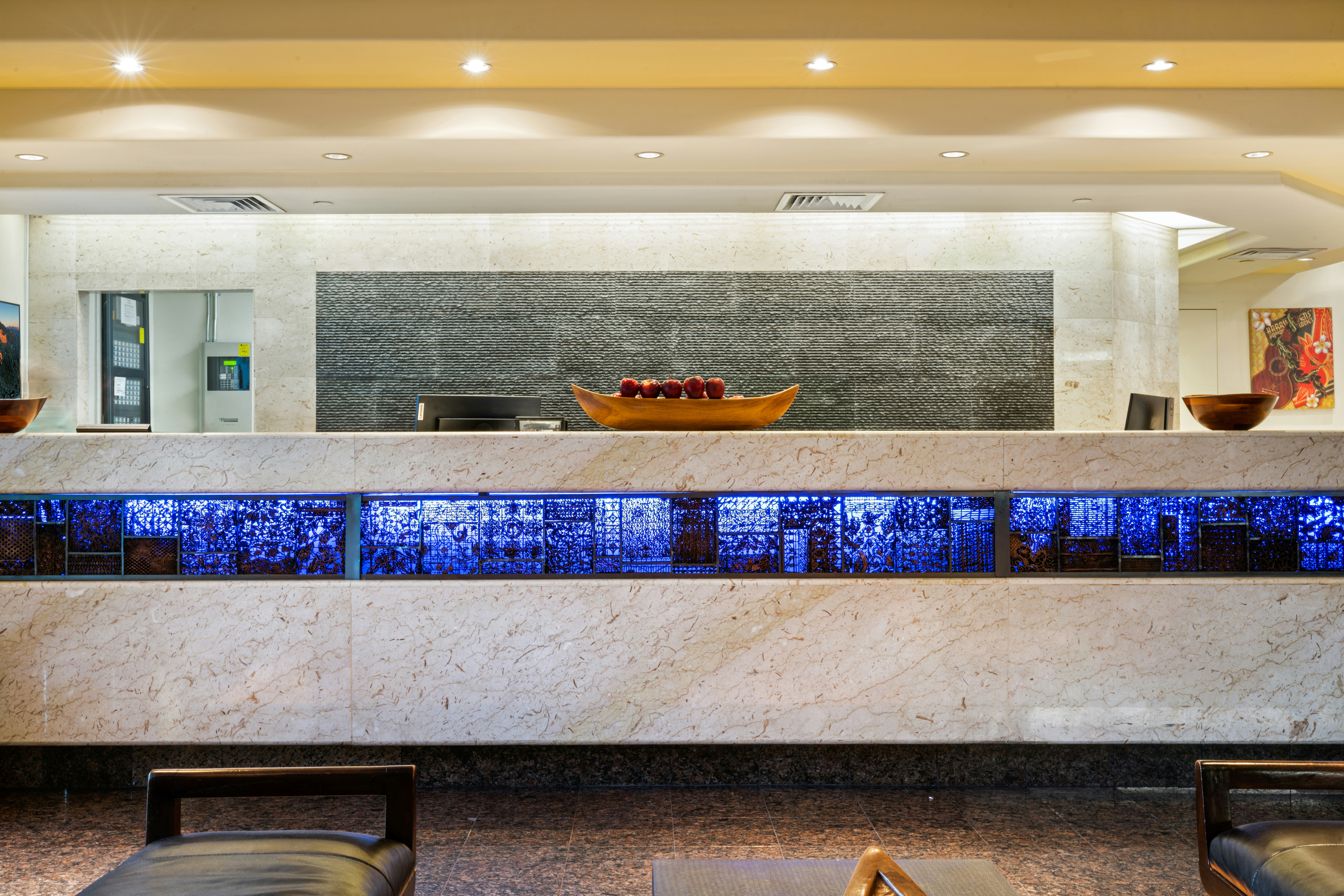 Luana Waikiki Hotel and Suites 7/50