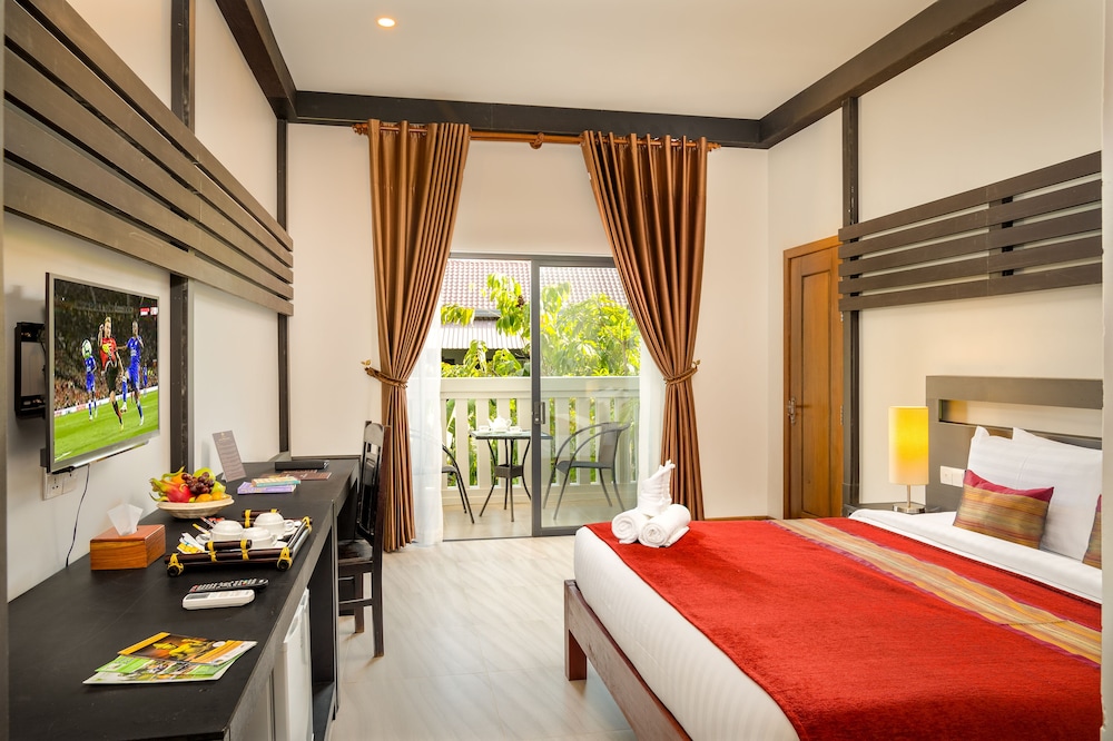 DELUXE, DOUBLE BED