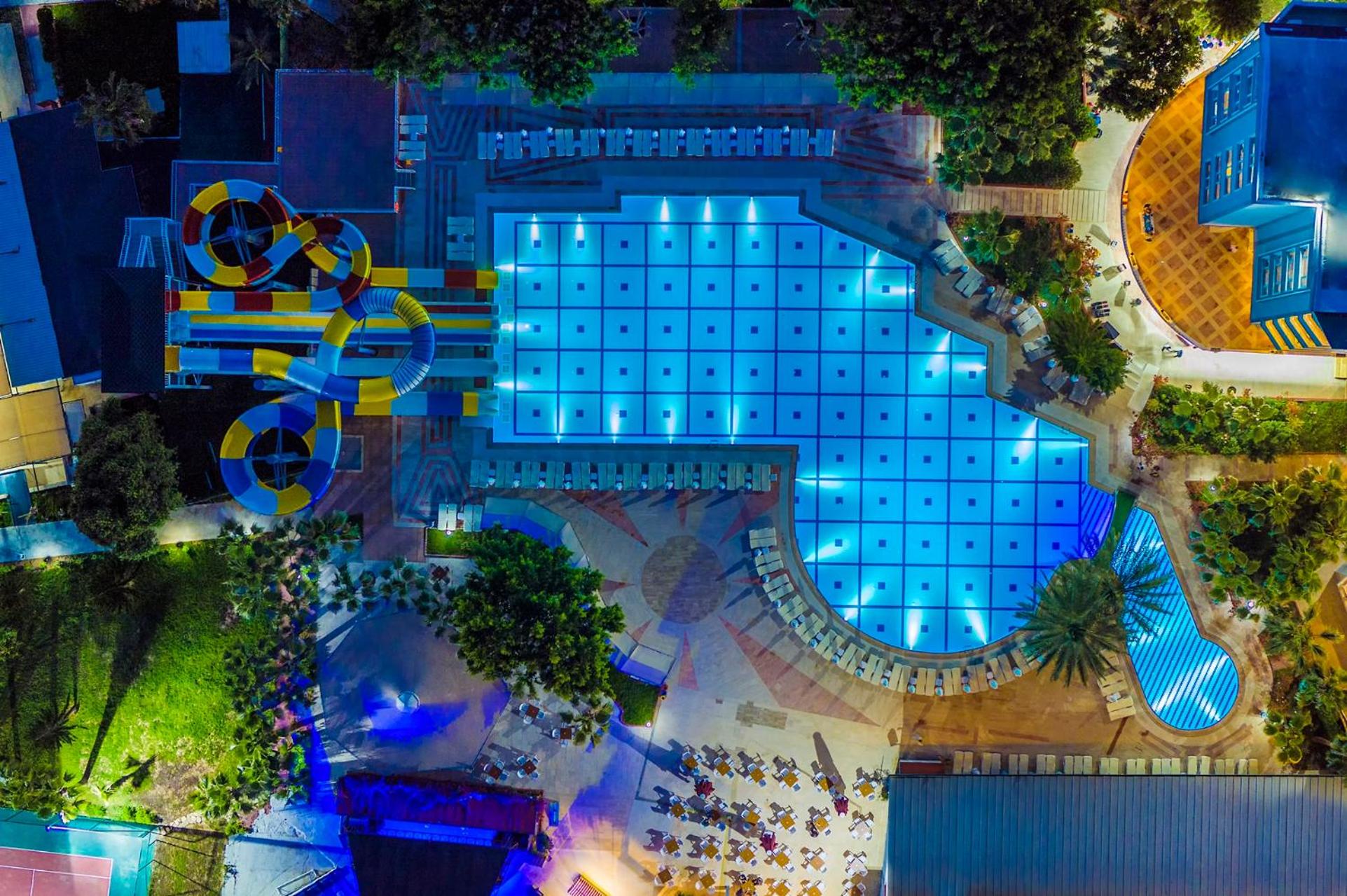 Meridia Beach Hotel 6/51