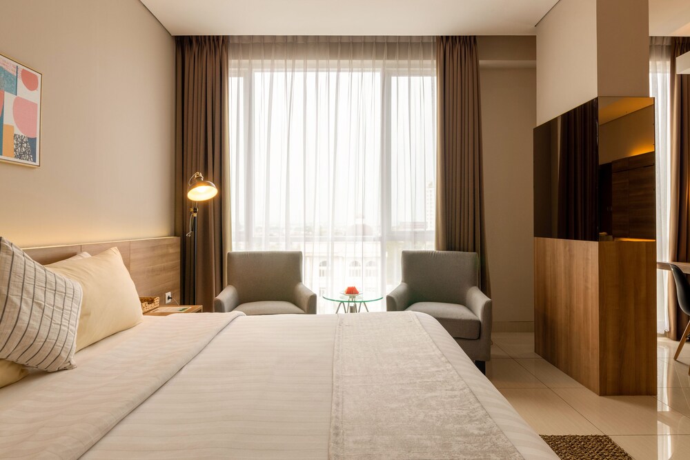 Sunday Hotel Antero Jababek 22/70