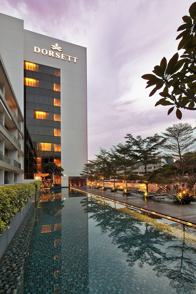 Dorsett Singapore 65/70