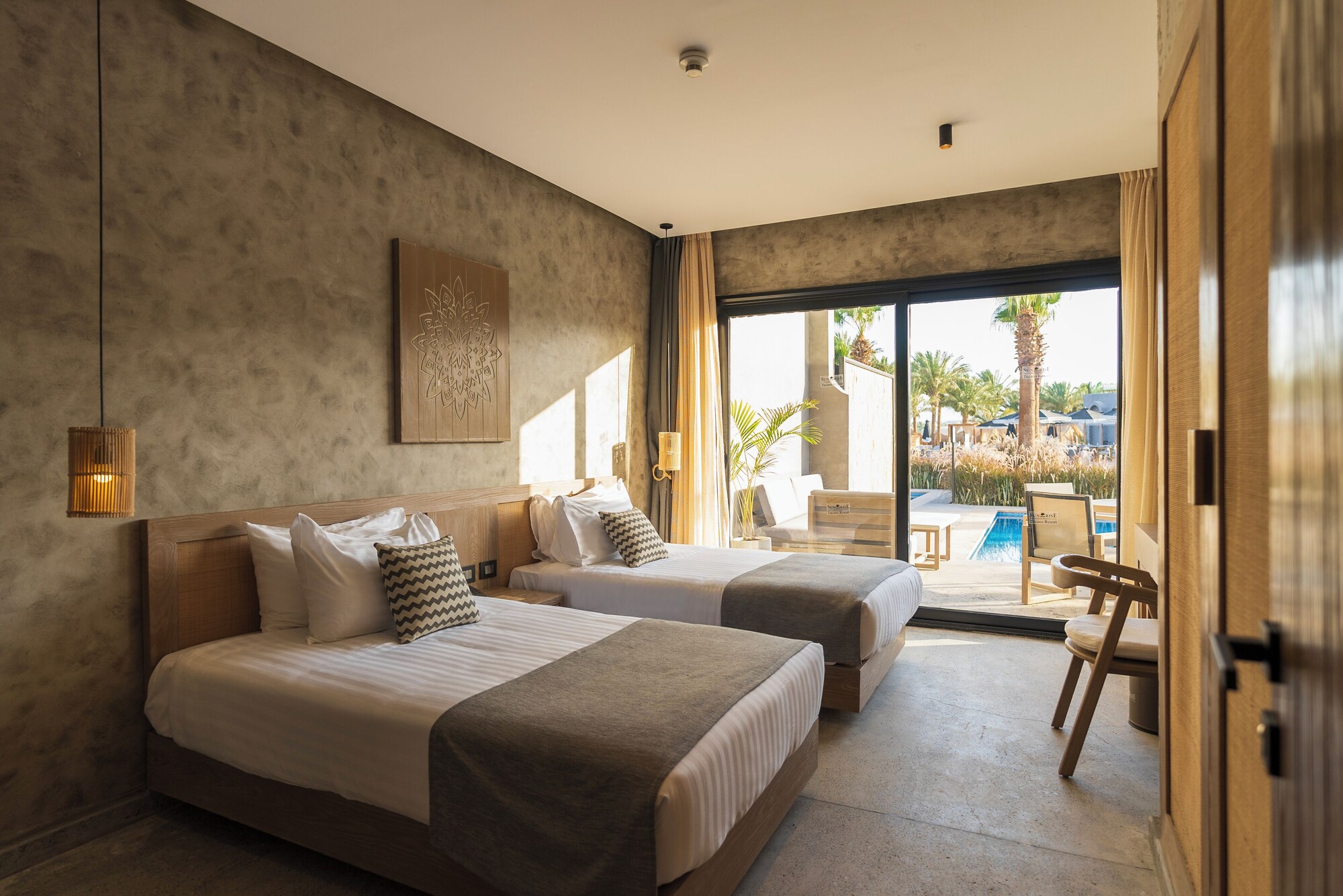 Executive Pool Suite Posh Club