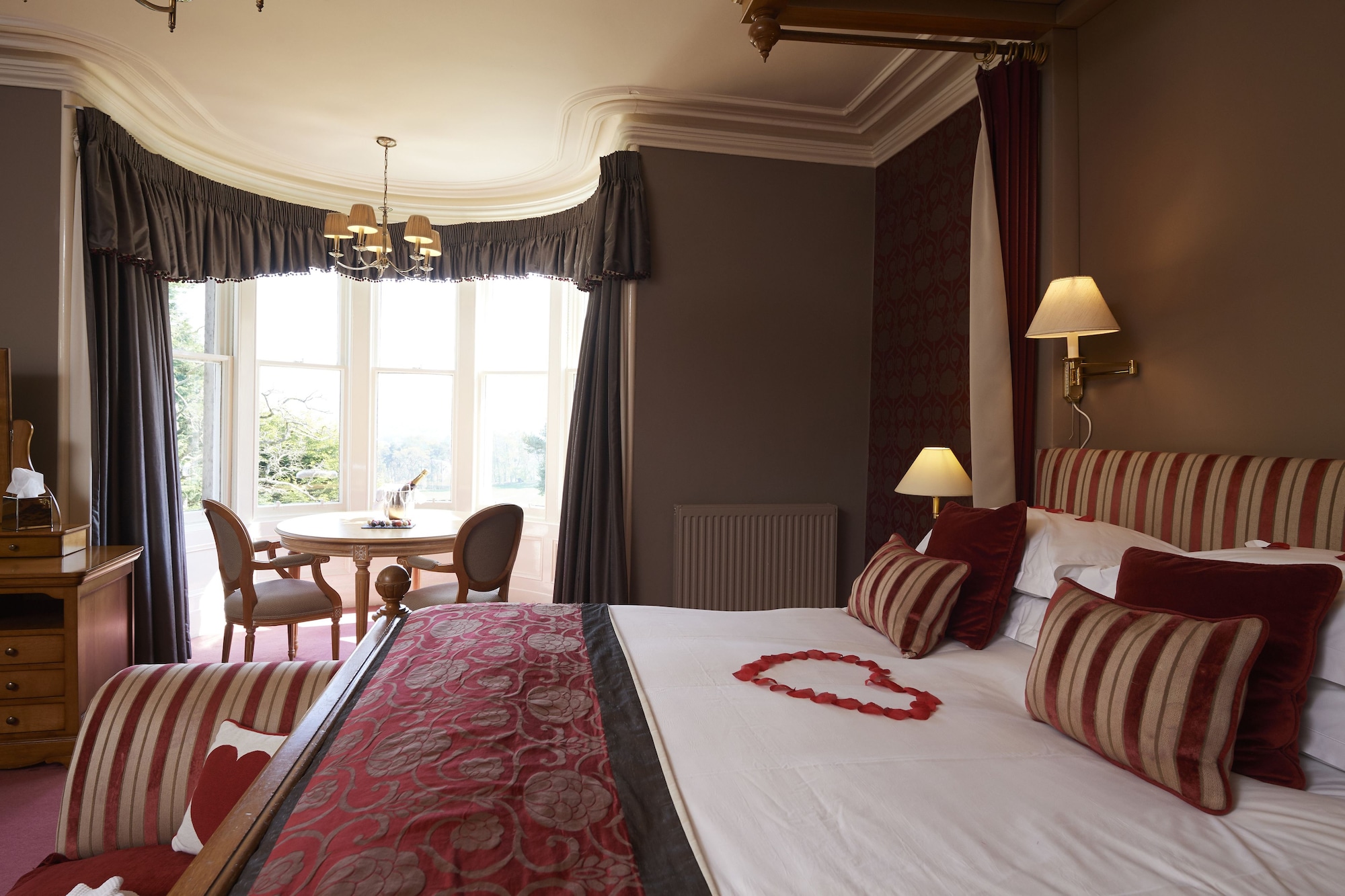 EXECUTIVE, DOUBLE BED